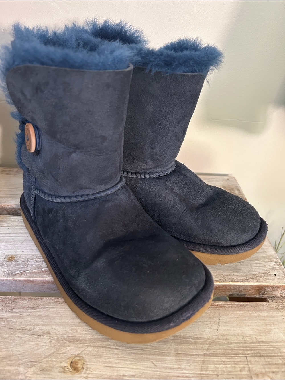 UGG Girls Bailey Boots Button Pull On Navy Size 2